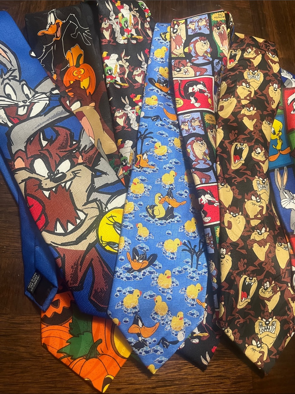 Warner Bros. Looney Tunes Cartoon Ties set of 8 men’s ties bugs Tasmanian devil